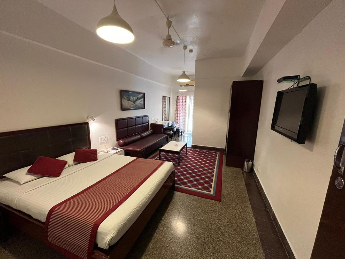 West End Hotel Bombay Esterno foto