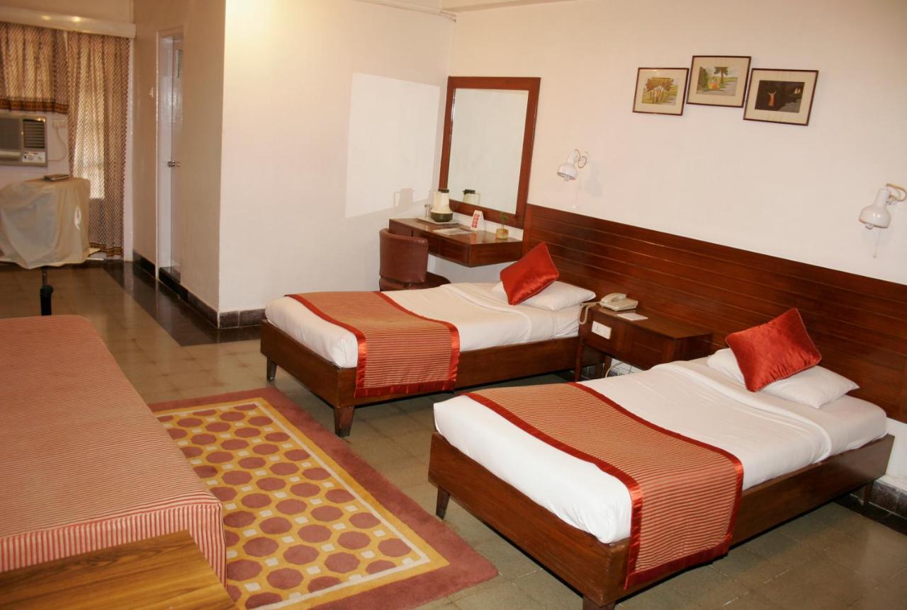 West End Hotel Bombay Esterno foto