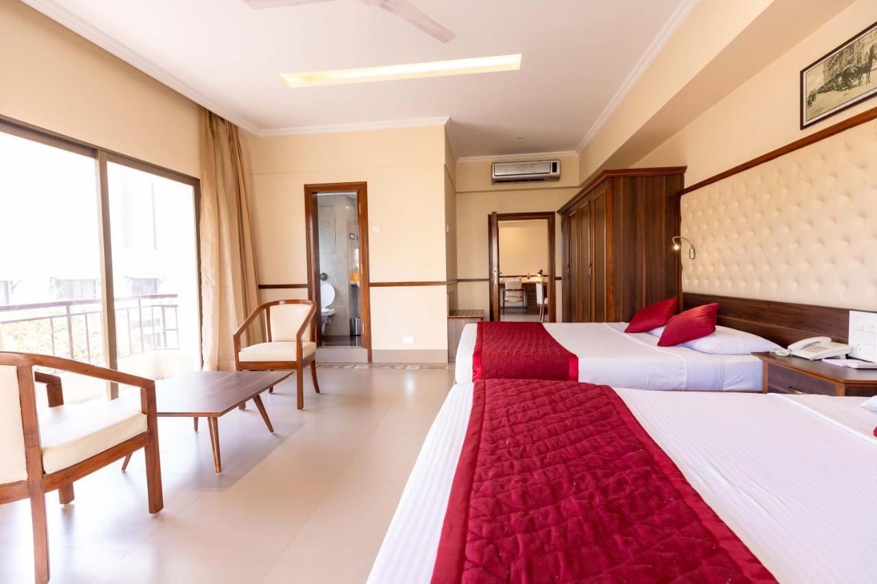 West End Hotel Bombay Esterno foto