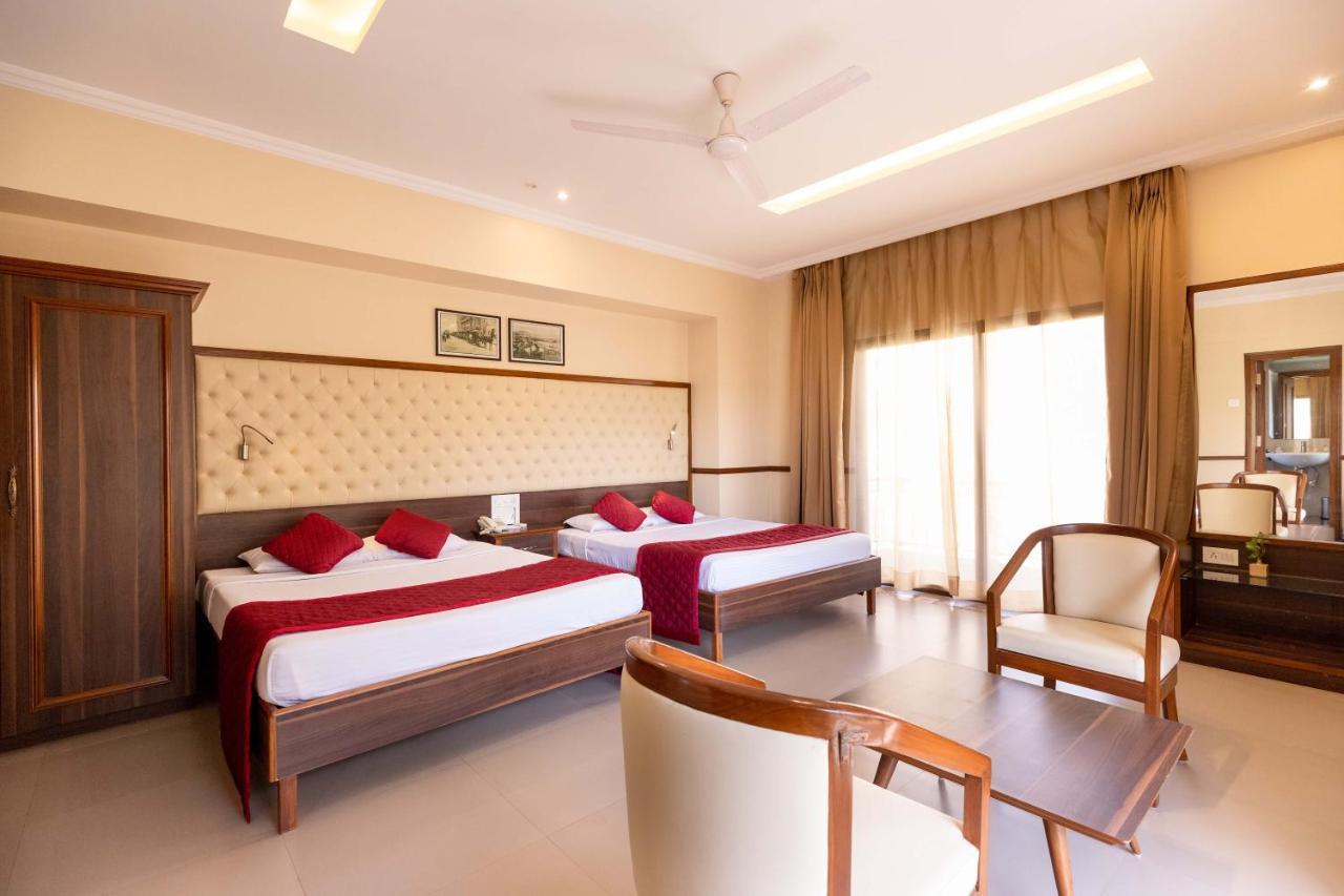 West End Hotel Bombay Esterno foto
