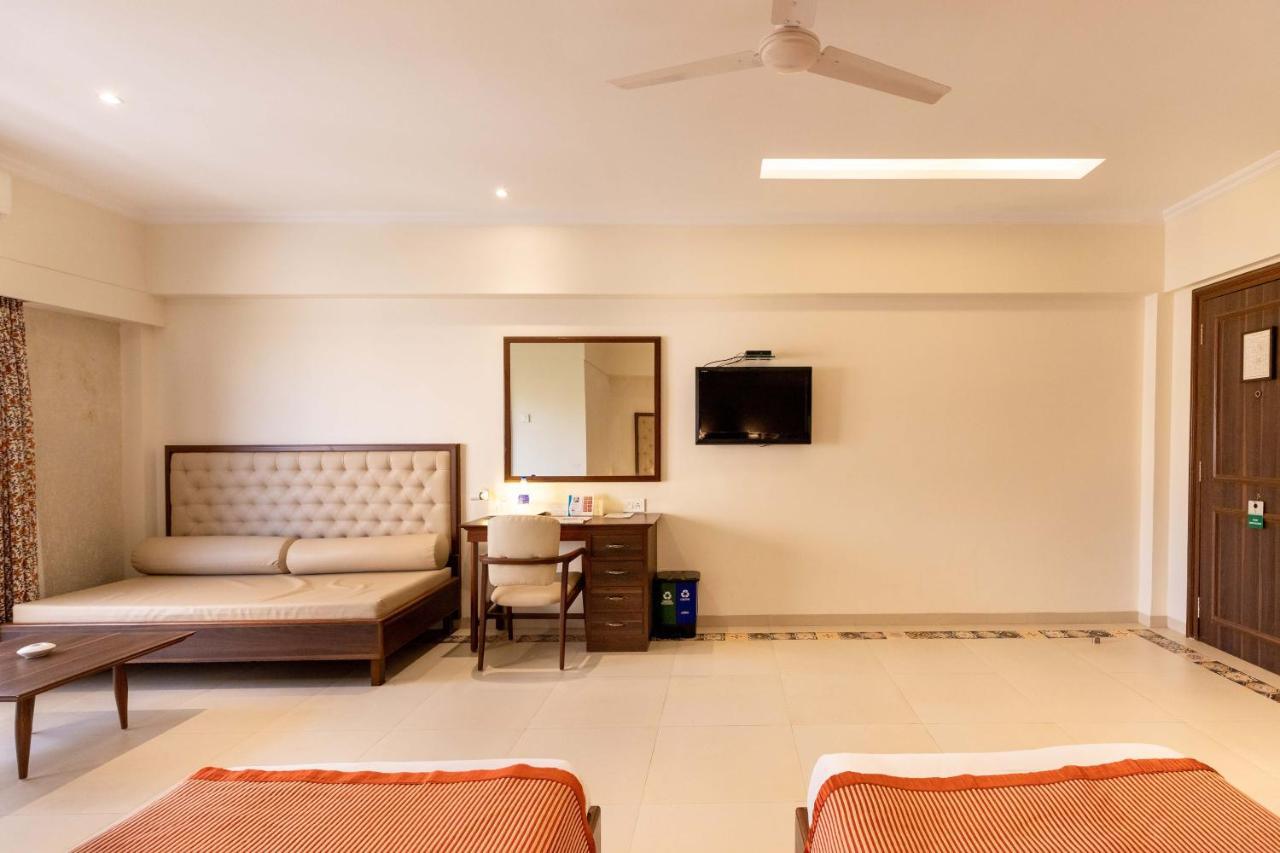 West End Hotel Bombay Esterno foto