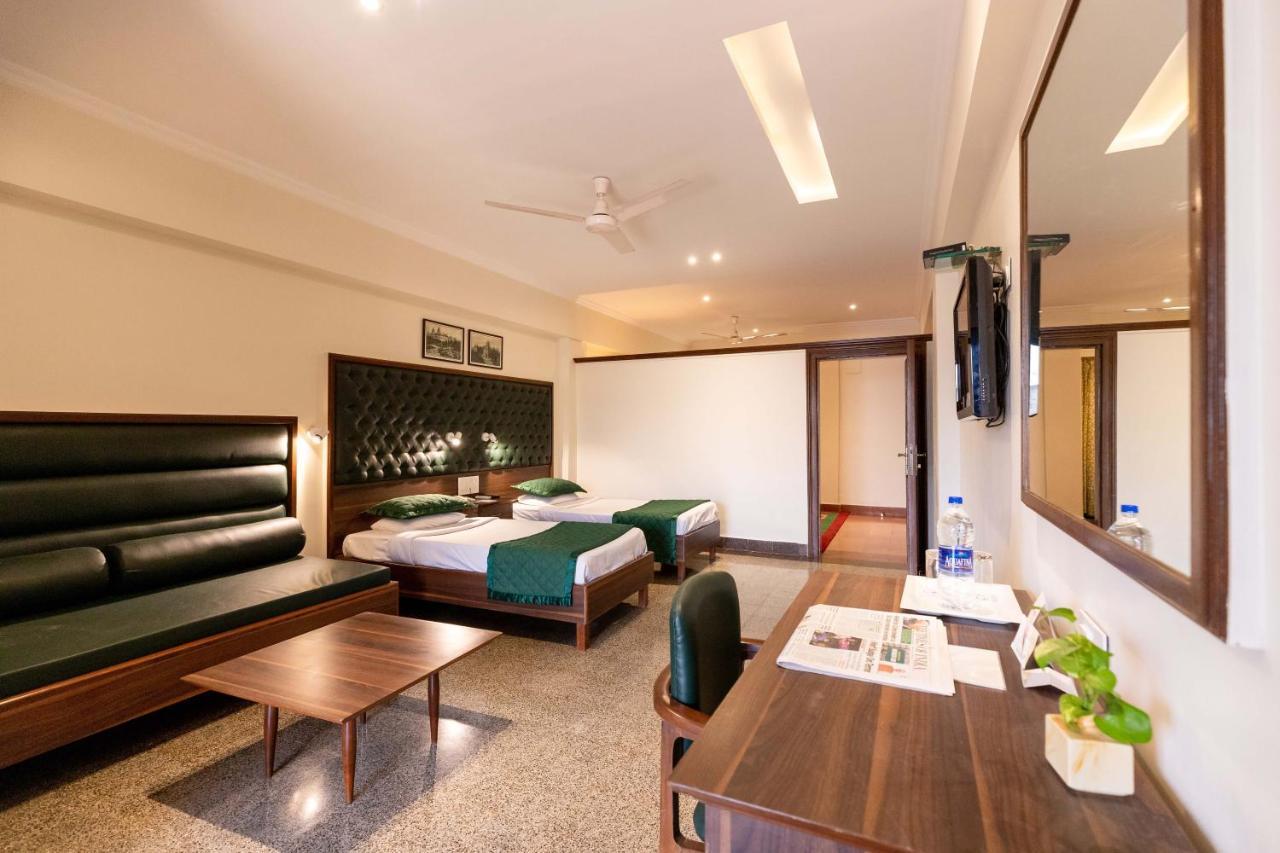West End Hotel Bombay Esterno foto