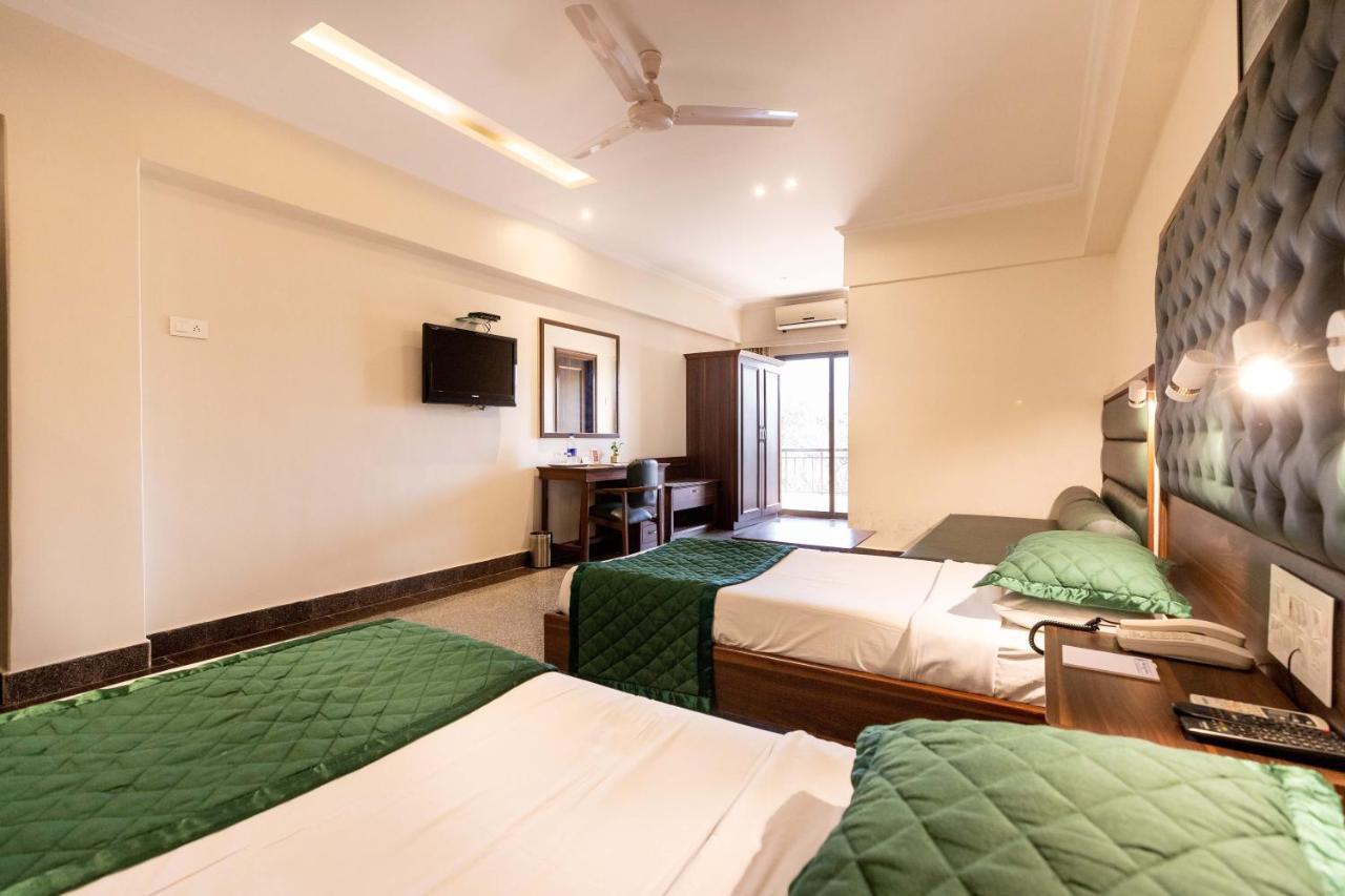 West End Hotel Bombay Esterno foto