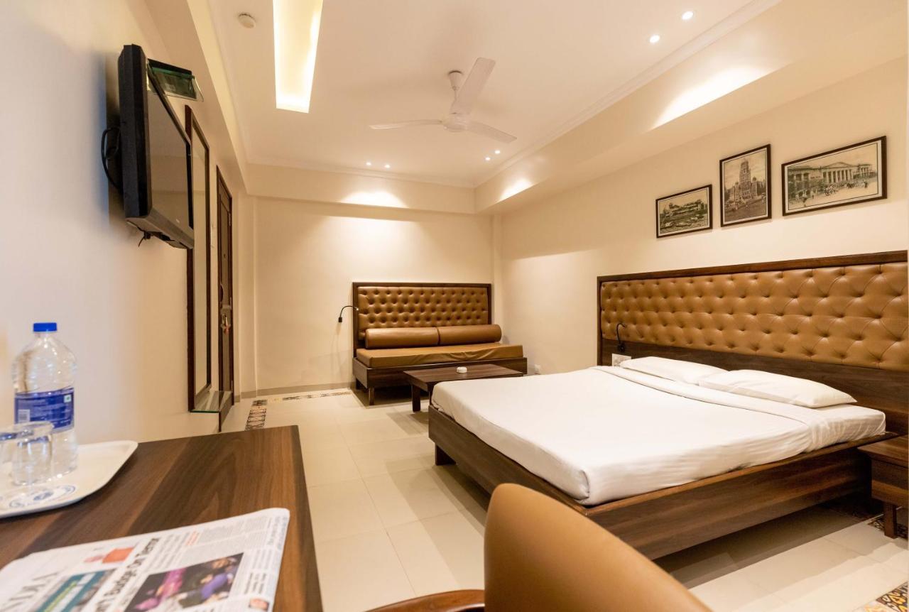 West End Hotel Bombay Esterno foto